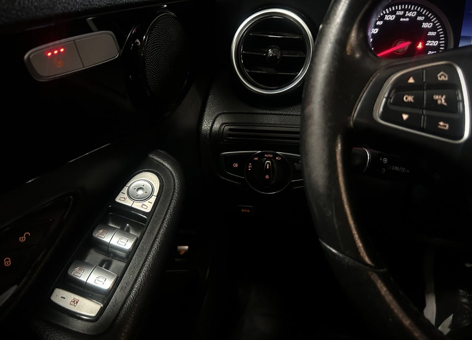 Mercedes C220 d 2,2 AMG Line stc. aut. 5d
