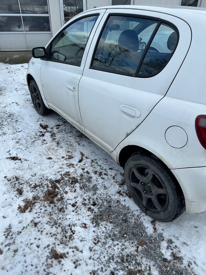 Toyota Yaris 1,0 Luna 3d