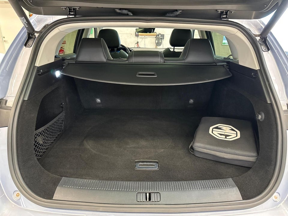 MG Marvel R Luxury 5d