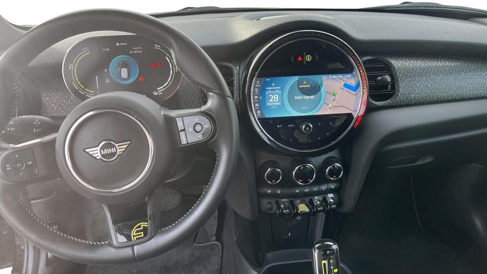 MINI Cooper SE Classic Trim 3d