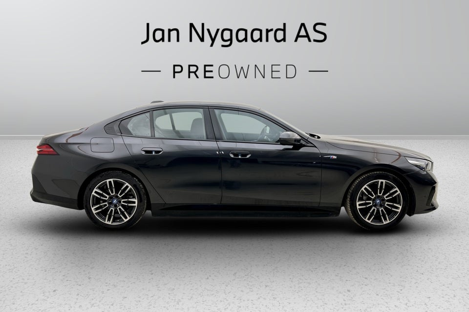 BMW i5 eDrive40 M-Sport 4d