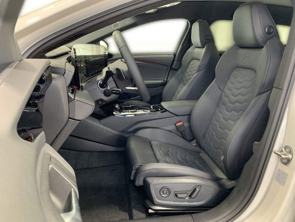 Audi S6 e-tron Avant quattro 5d