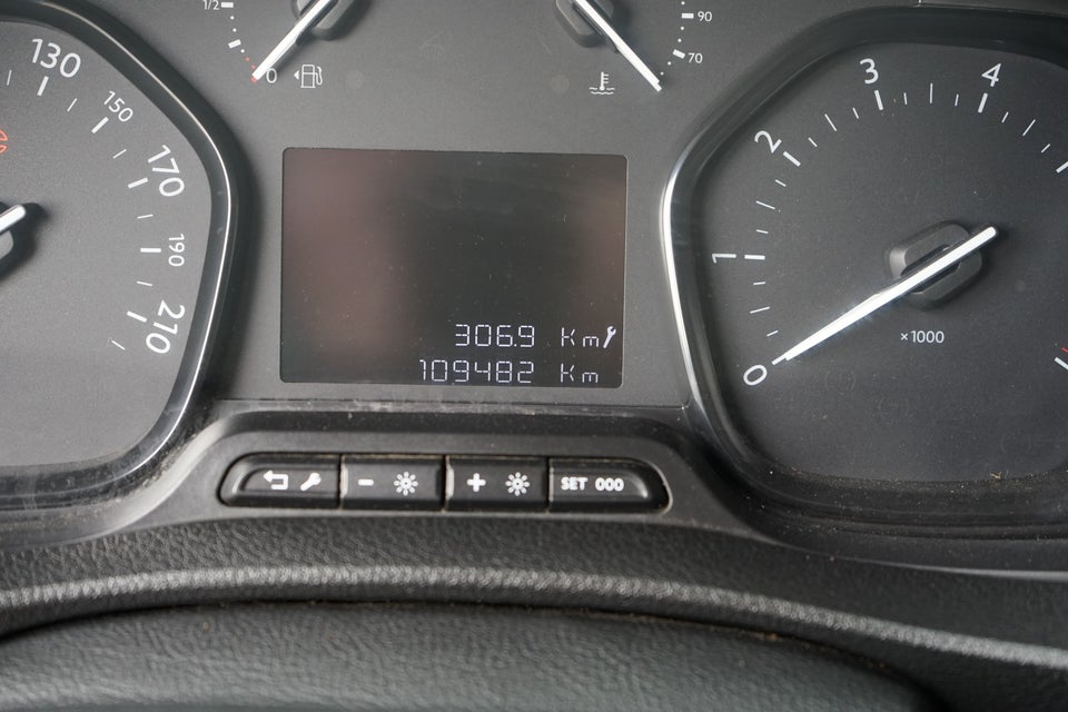 Peugeot Expert 2,0 BlueHDi 120 L3 Plus Van