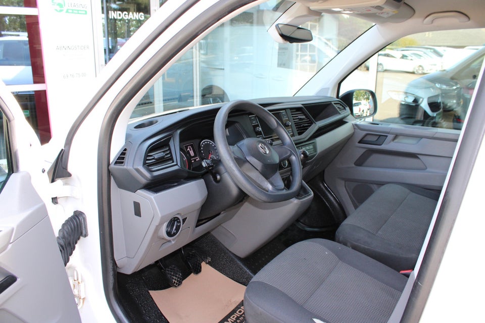 VW Transporter 2,0 TDi 110 Kassevogn lang