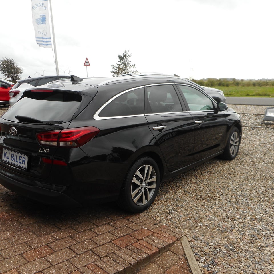 Hyundai i30 1,6 CRDi 136 Premium stc. DCT 5d