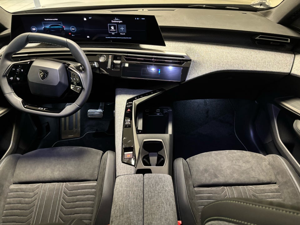 Peugeot e-3008 77 GT Pack 5d