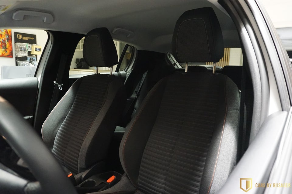 Peugeot 208 1,2 PureTech 75 Black Limited 5d