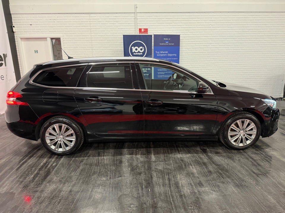 Peugeot 308 1,5 BlueHDi 130 Allure+ Sky SW 5d