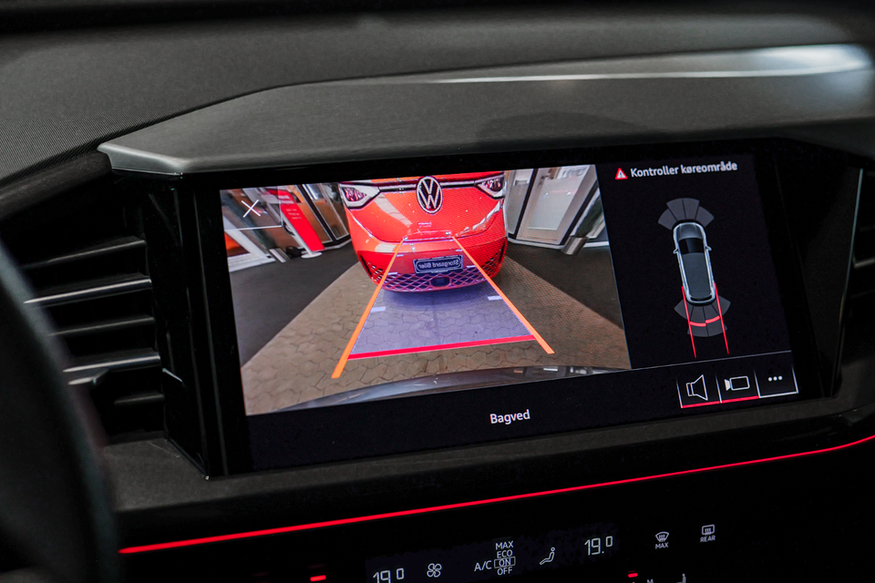 Audi Q4 e-tron 45 S-line quattro 5d