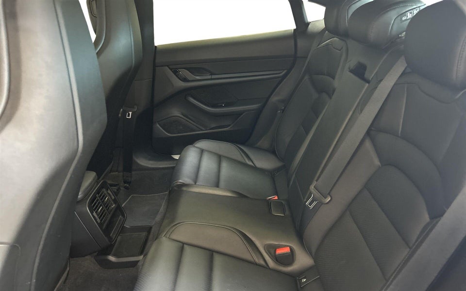 Porsche Taycan 4S 4d