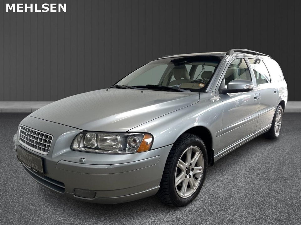Volvo V70 2,4 140 Momentum aut. 7prs 5d