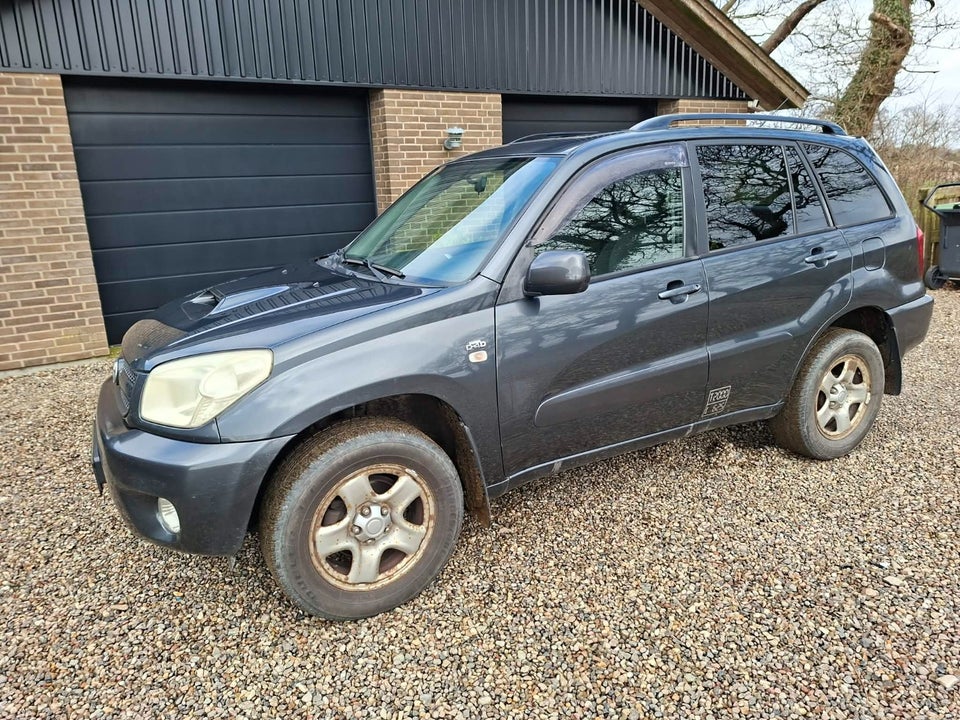Toyota RAV4 2,0 D-4D Sun 4x4 Van 5d