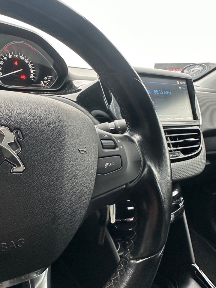 Peugeot 2008 1,2 VTi 82 Allure 5d