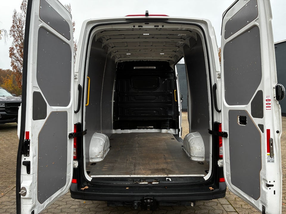 VW Crafter 35 2,0 TDi 177 Kassevogn L3H3