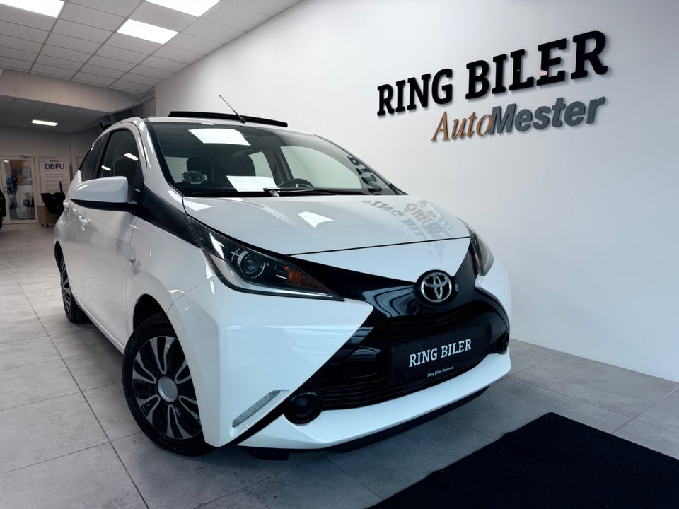 Toyota Aygo 1,0 VVT-i x-wave Sky 5d