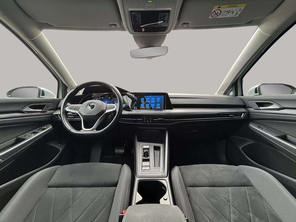 VW Golf VIII 1,4 eHybrid DSG 5d