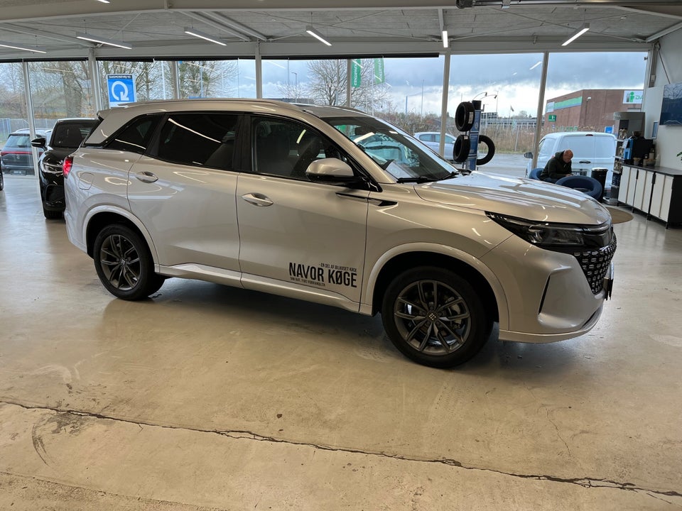 Navor E5 1,5 PHEV Rock 5d