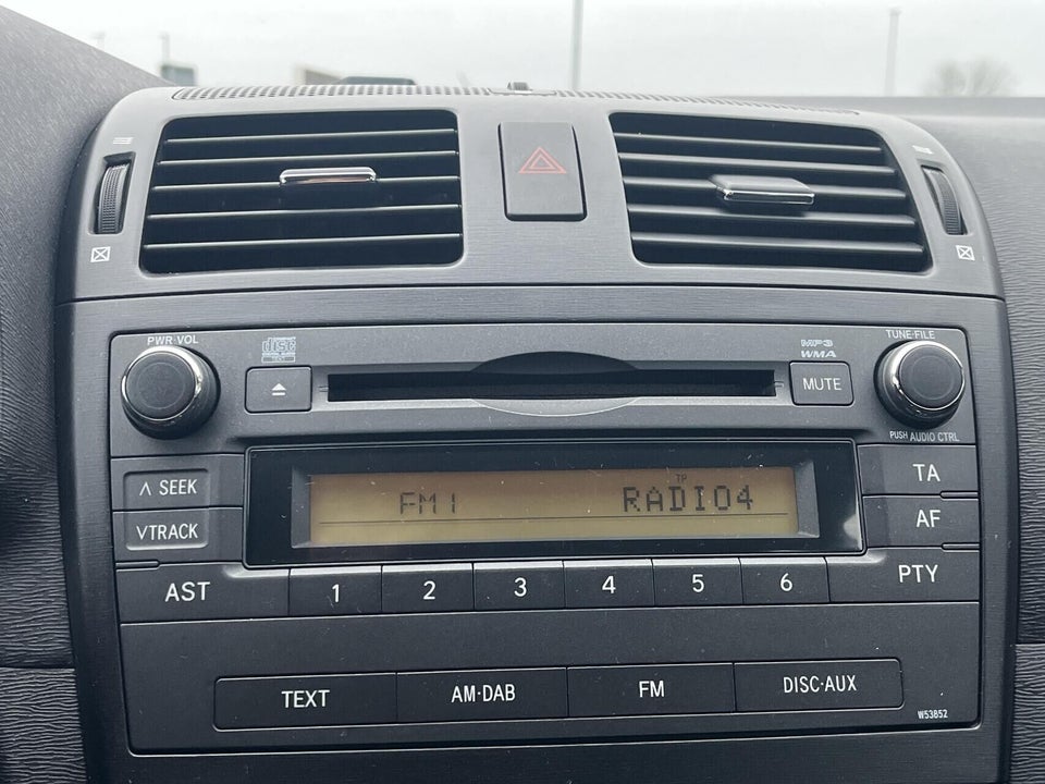 Toyota Avensis 1,6 VVT-i T1 stc. 5d