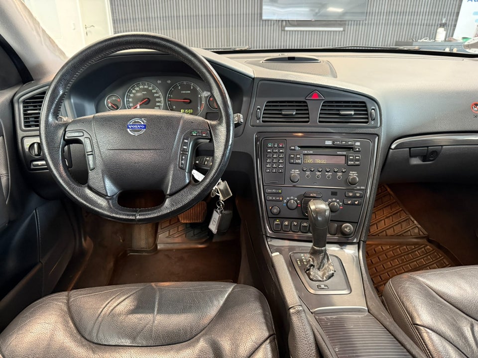 Volvo V70 2,4 D 130 Momentum aut. 5d