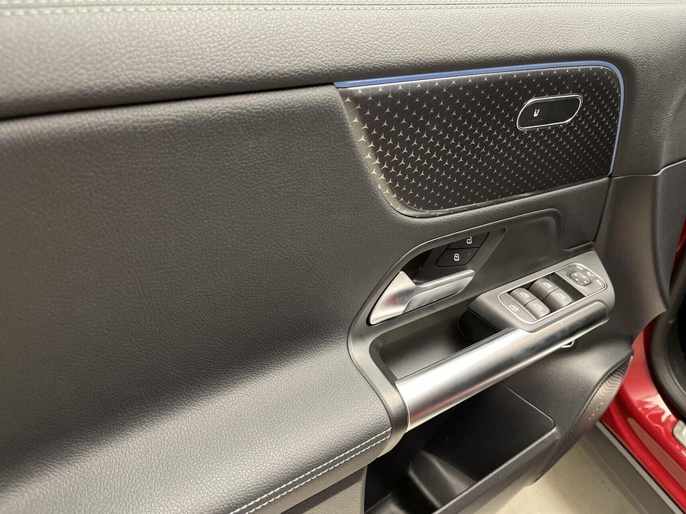 Mercedes EQA300 Progressive 4Matic 5d