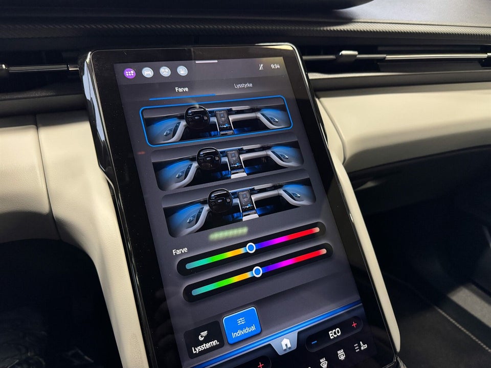 Ford Explorer 77 Premium Extended Range 5d