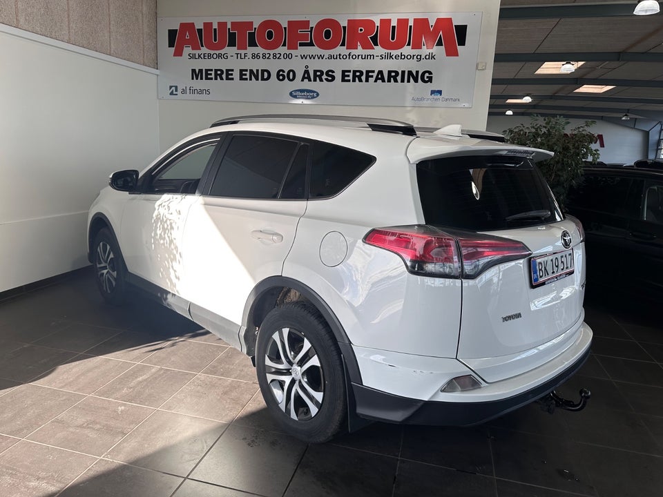 Toyota RAV4 2,0 D-4D T2 5d