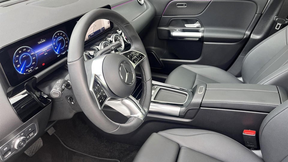 Mercedes EQA300 Progressive 4Matic 5d