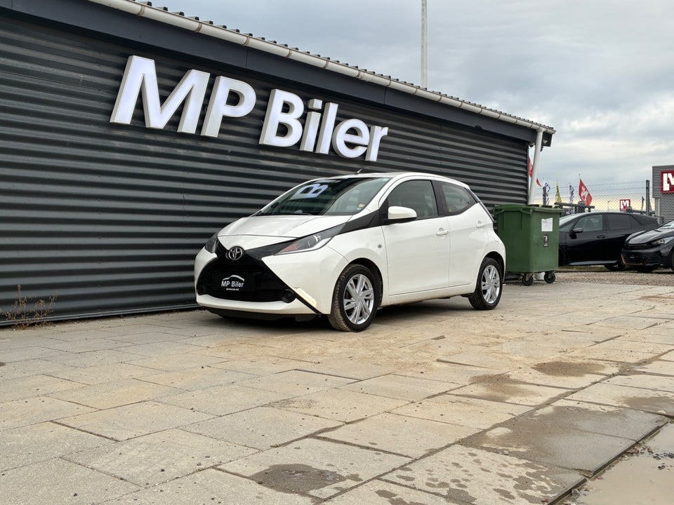 Toyota Aygo 1,0 VVT-i x-play x-touch 5d