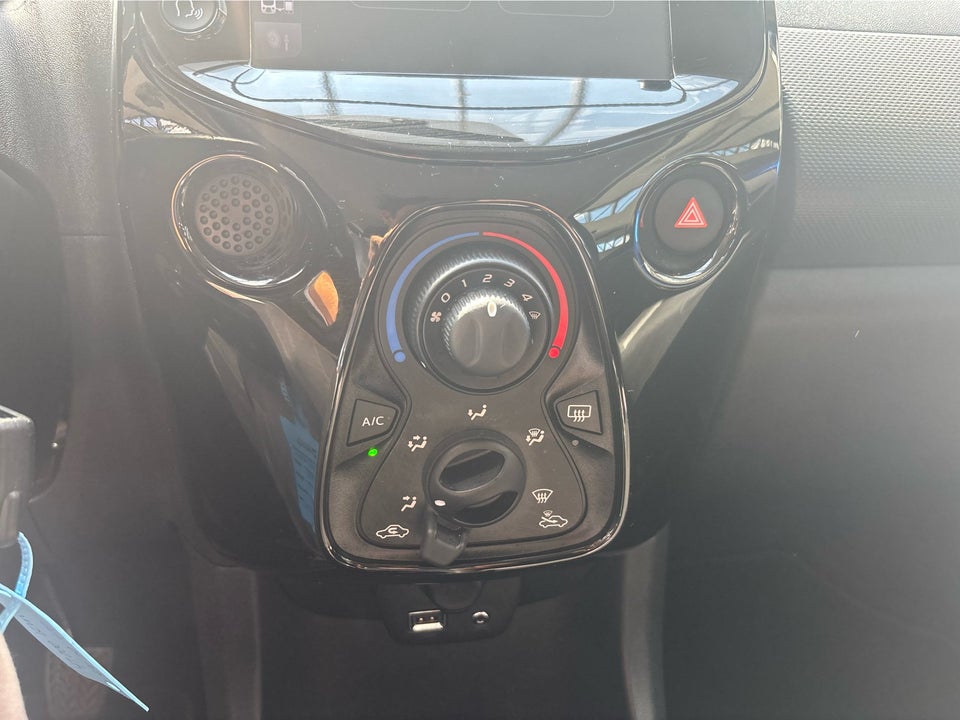 Citroën C1 1,0 VTi Shine 5d