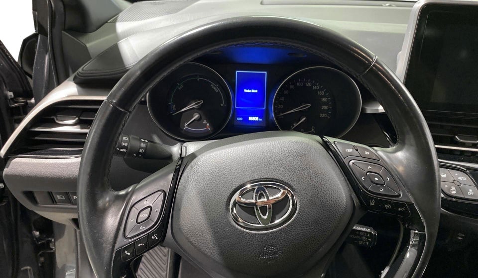 Toyota C-HR 1,8 Hybrid Premium Selected CVT 5d