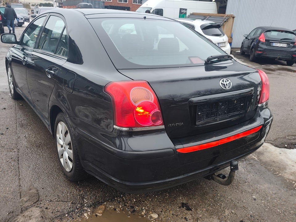 Toyota Avensis 1,8 VVT-i Sol aut. 5d