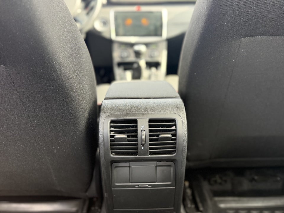VW Passat 2,0 FSi Comfortline 4d