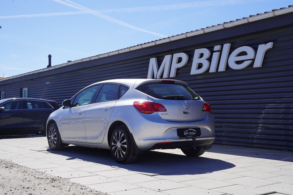 Opel Astra 1,4 100 Enjoy 5d