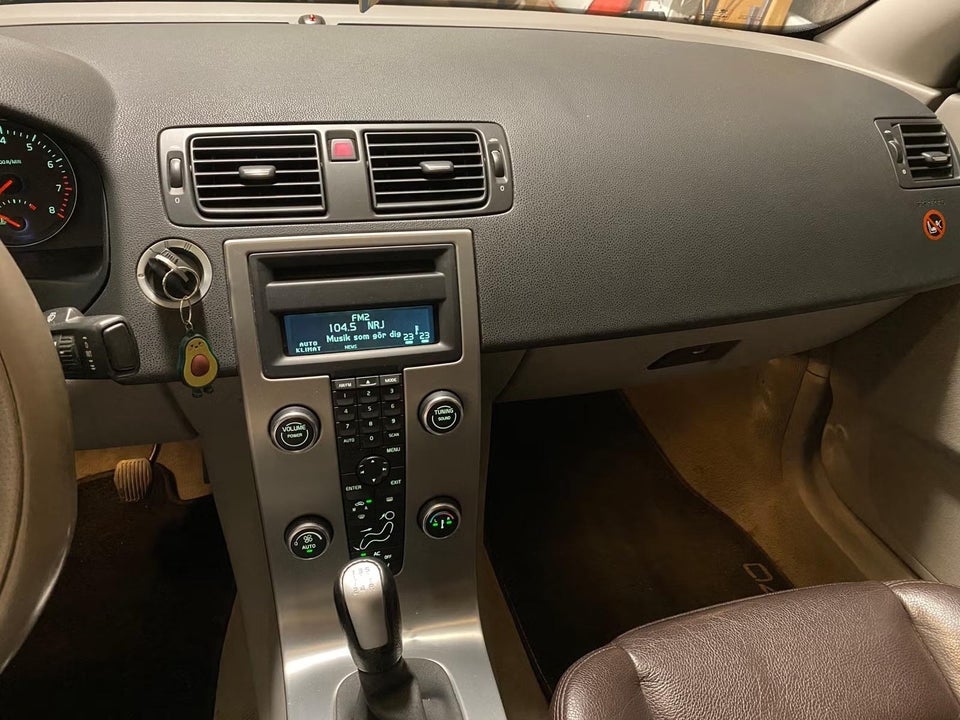 Volvo C70 2,4 140 Momentum 2d