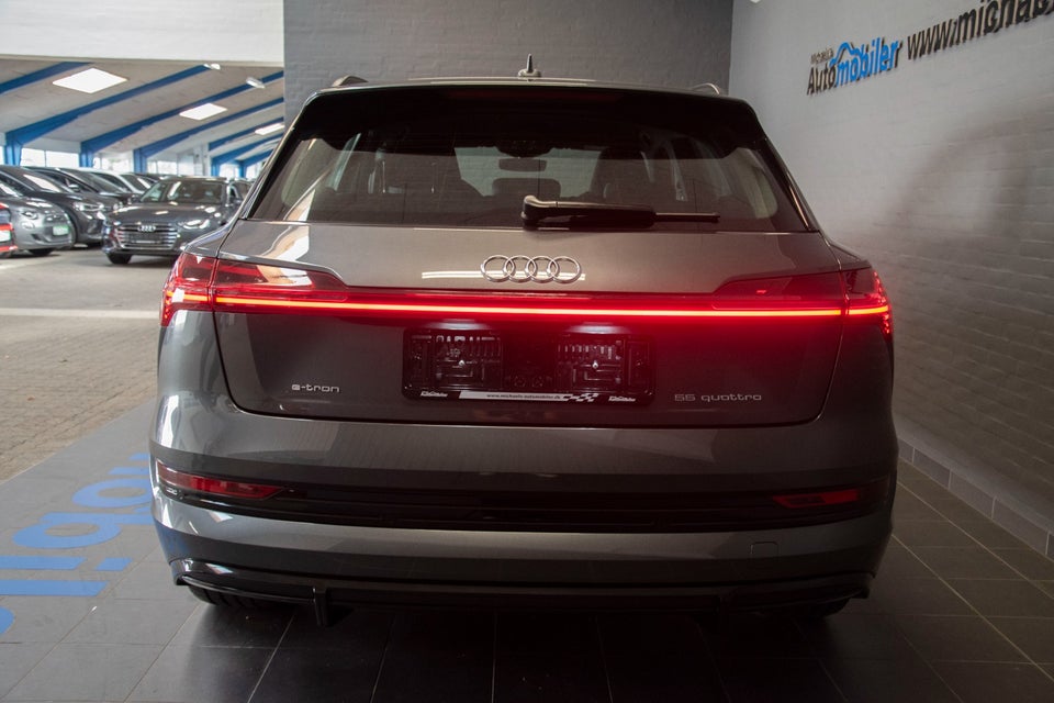 Audi e-tron 55 S-line quattro 5d