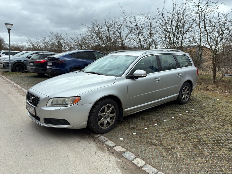 Volvo V70 2,5 T Summum aut. 5d