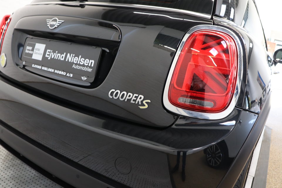 MINI Cooper SE Classic Trim 3d