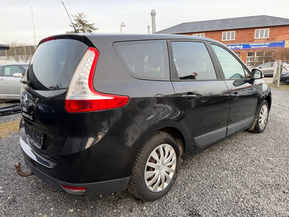 Renault Grand Scenic III 1,6 16V Expression 7prs 5d