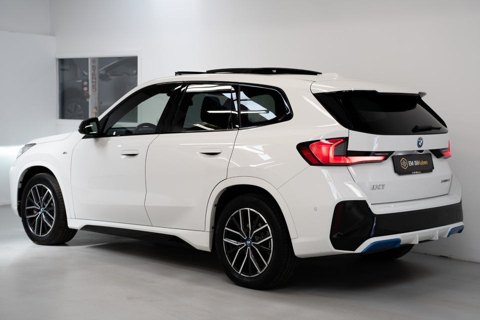 BMW iX1 xDrive30 Charged M-Sport 5d