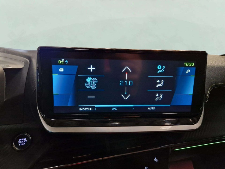 Peugeot e-208 50 GT Sky 5d