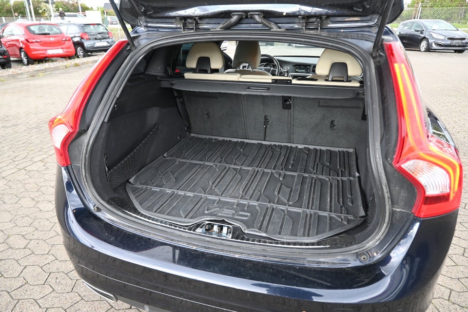 Volvo V60 2,0 D4 190 Momentum aut. 5d