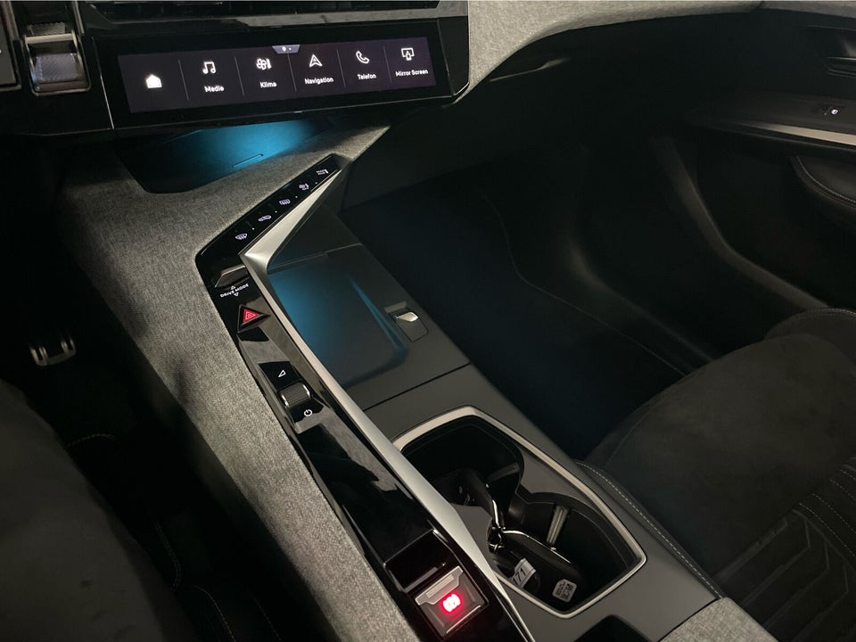 Peugeot e-5008 77 GT Pack 7prs 5d