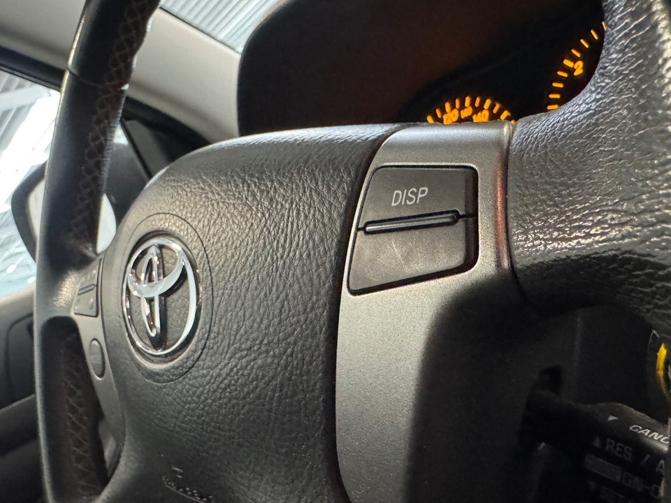 Toyota Avensis 2,2 D-CAT 177 Executive stc. 5d