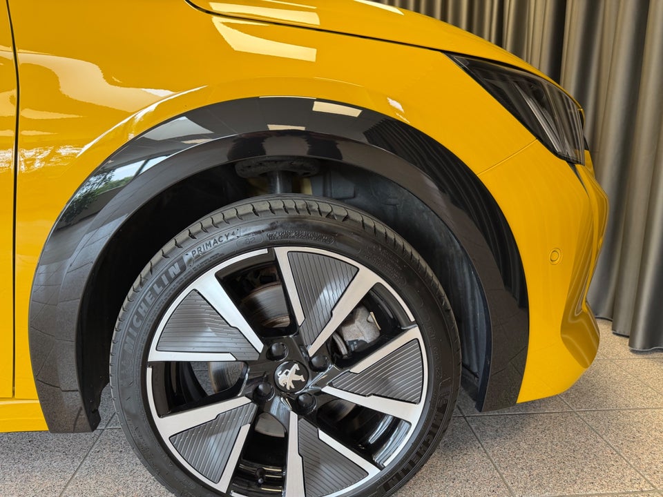 Peugeot e-208 50 GT 5d