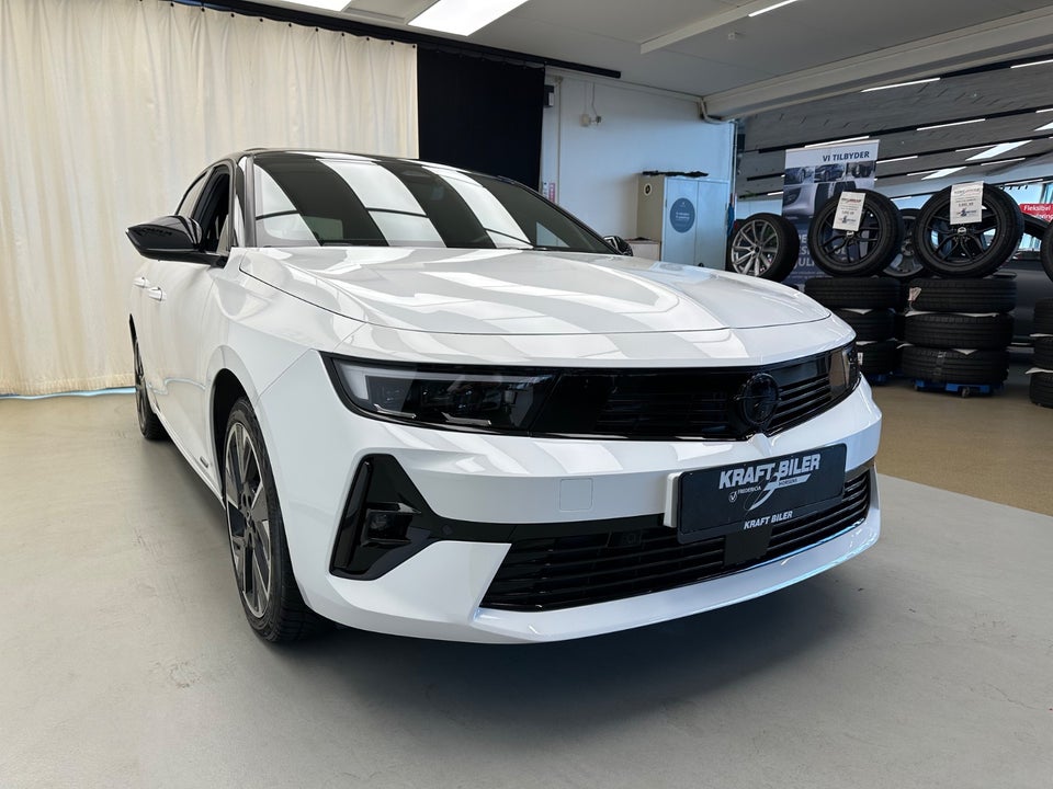 Opel Astra-e 54 Ultimate 5d