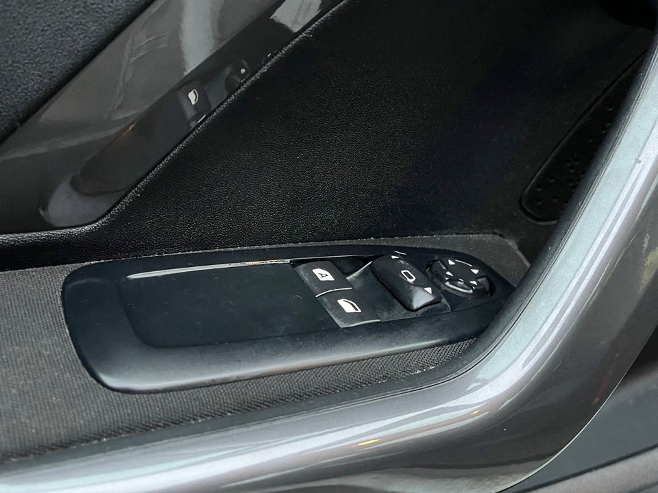 Peugeot 2008 1,2 e-VTi 82 Allure ESG 5d