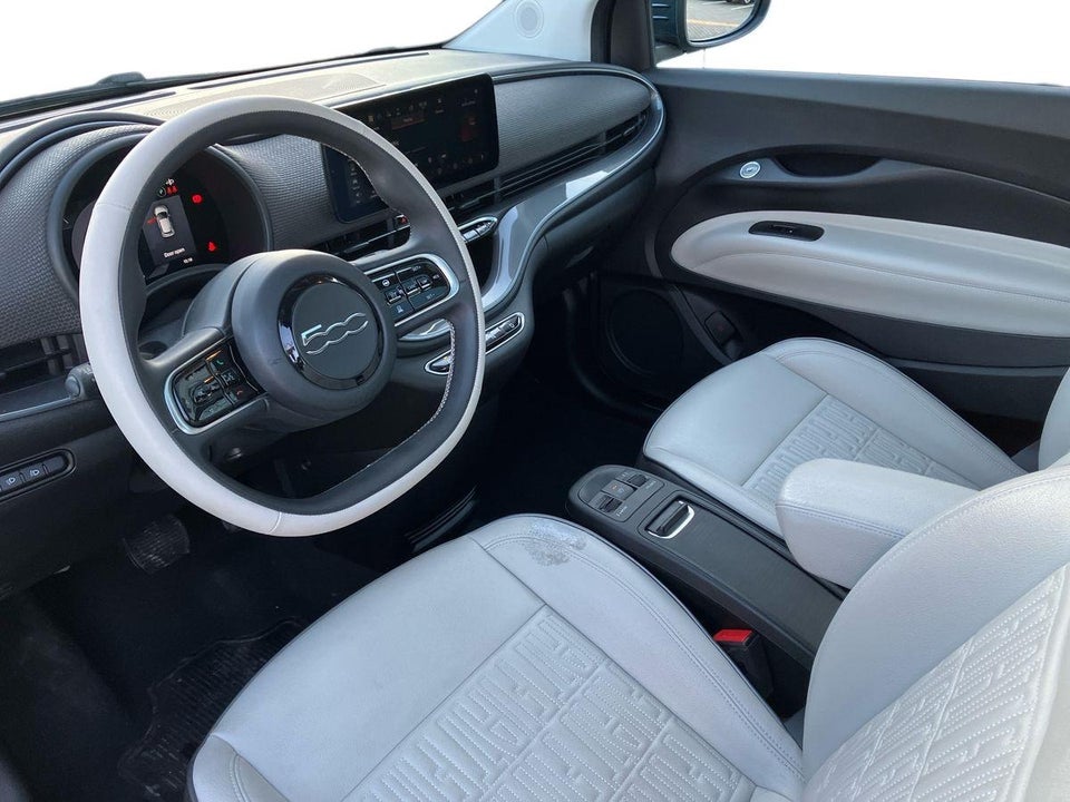 Fiat 500e 42 la Prima Sky 3d