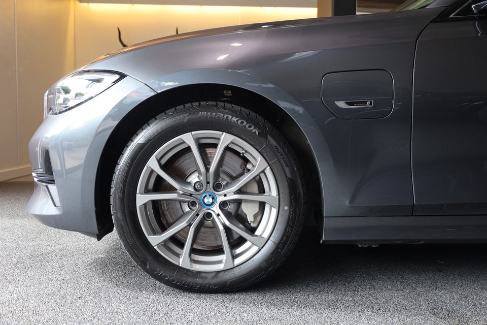 BMW 330e 2,0 Touring Sport Line aut. 5d