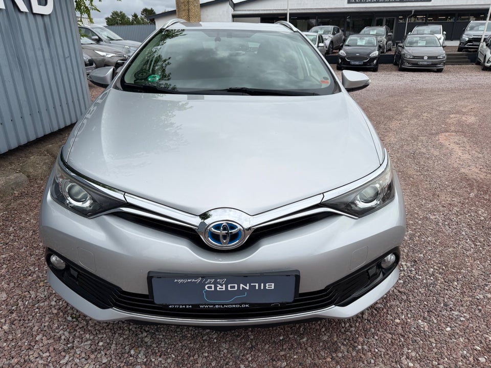 Toyota Auris 1,8 Hybrid H2 Comfort Touring Sports CVT 5d