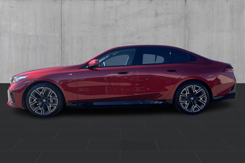 BMW i5 eDrive40 M-Sport 4d